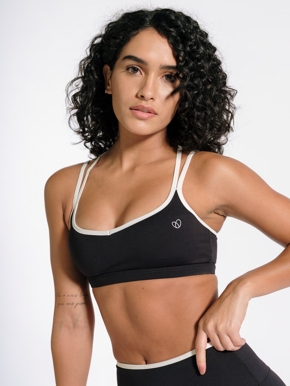 ContrastSculpt Padded Sports Bra