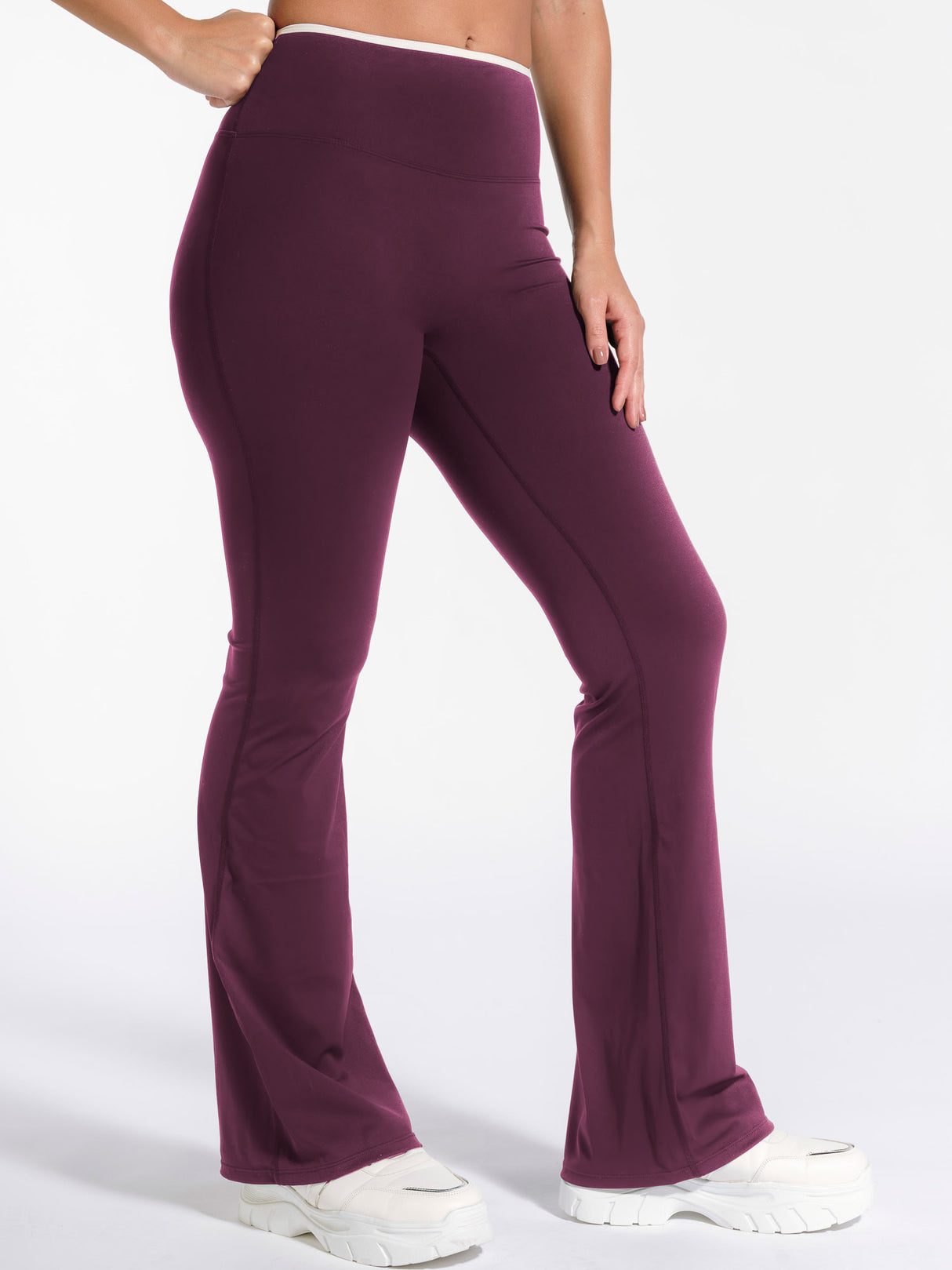 ContrastSculpt Flared Leggings