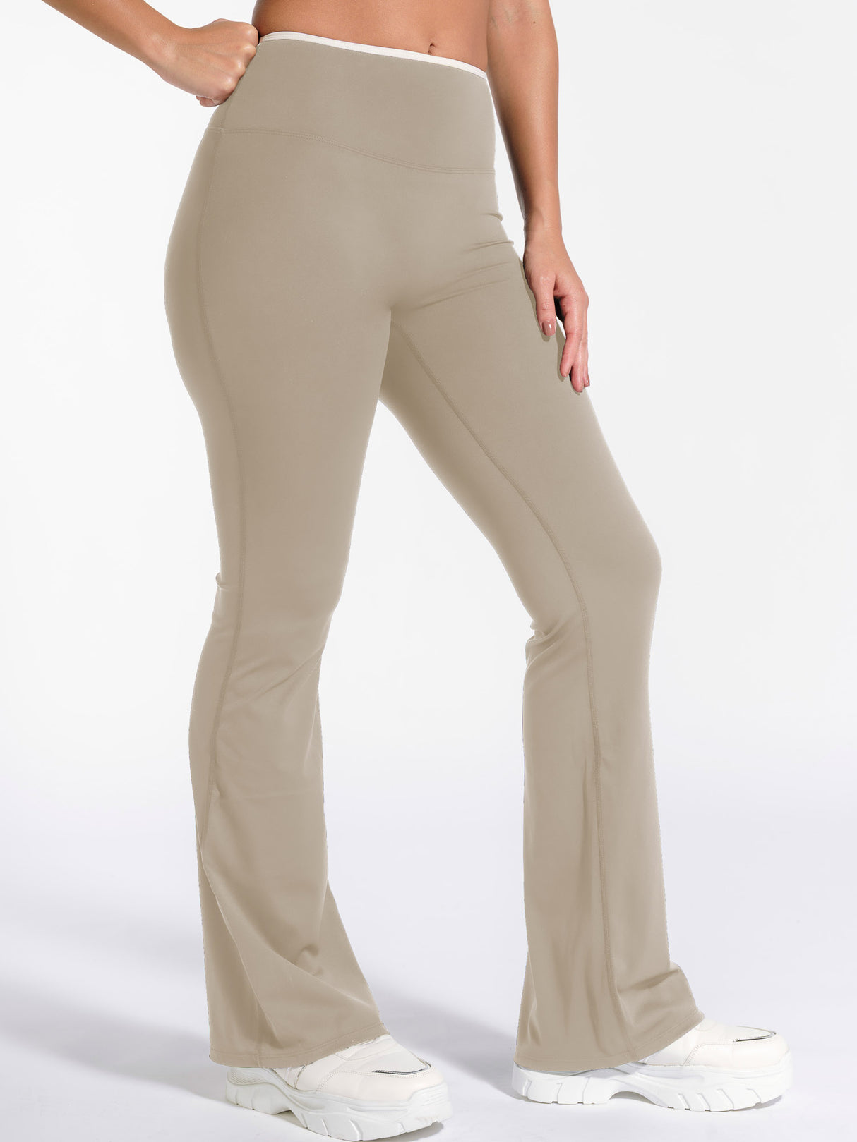 ContrastSculpt Flared Leggings